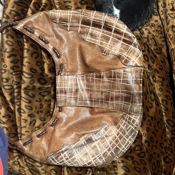 Sondra Roberts Vintage Leather Hobo Bag - Picture 10 of 15